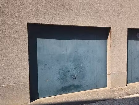 garage/ box