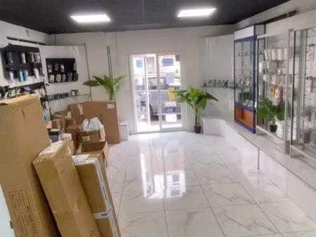 local 60m2