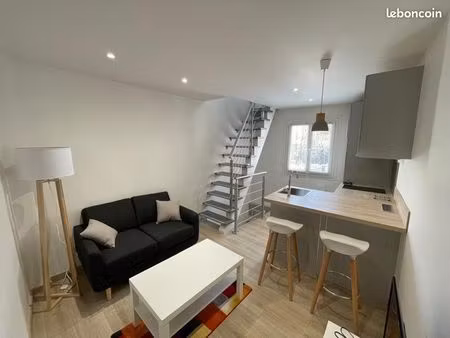location meublée maison de ville t2 atypique à peynier