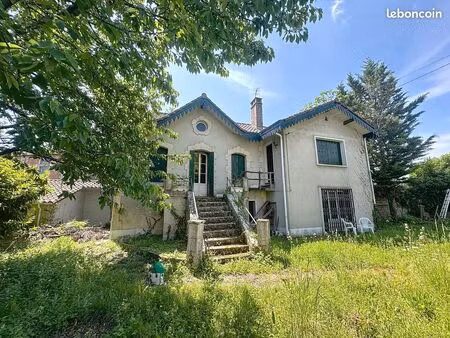 maison à rénover | jardin arboré | proche commerces