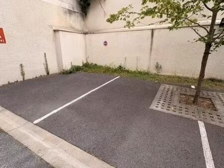 parking 12 m² reims