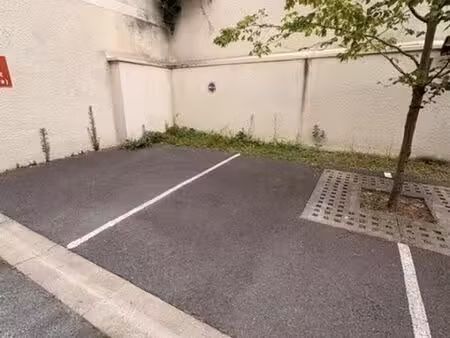 parking 12 m² reims