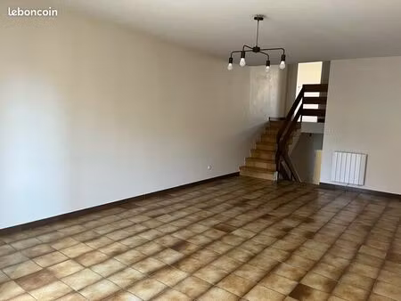 maison de village à laroque timbaut