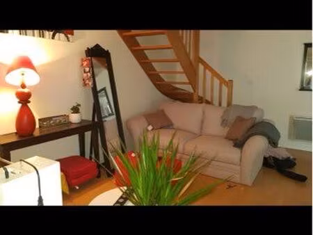 t3 en duplex - au calme - centre bourg