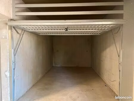location parking / box fermé – pacé (proche collèges)