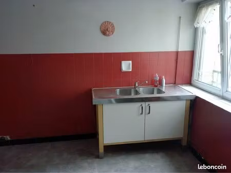 vends corps de ferme