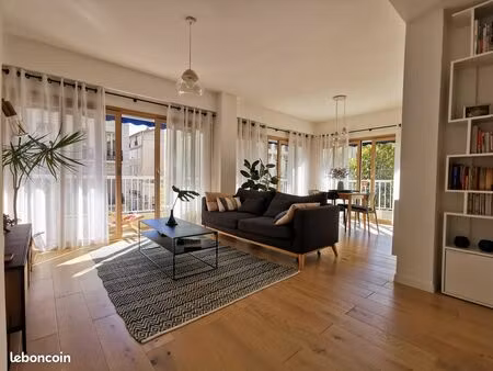 superbe t3 meublé de 70m² avec balcon filant – quartier longchamp / chapitre (13001)