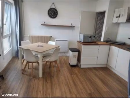vandoeuvre: studio meublé refait à neuf