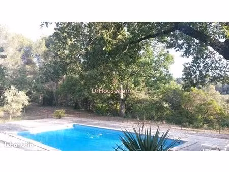 propriété 6 pièces 250 m²