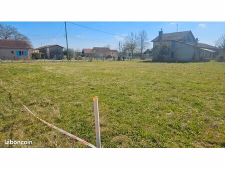 a vendre terrain constructible viabilisé