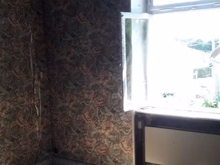 immeuble a renover 3appartements-avec terrain constructible /2maisonse