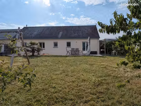 maison de plain-pied 102 m² – calme  grand terrain et idéalement située