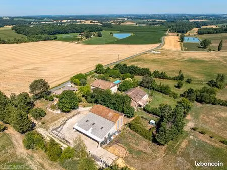propriété 4 5 ha label bio avec grange en pierre et dépendances