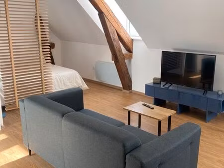 a louer grand studio meublé