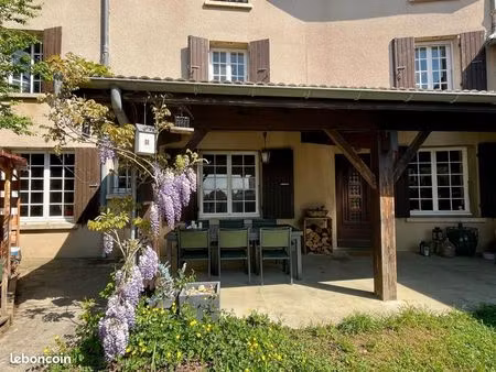 appartement 7 pièces 220 m²