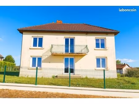 à louer – appartement f4 de 90 m² – saint-léger-des-vignes