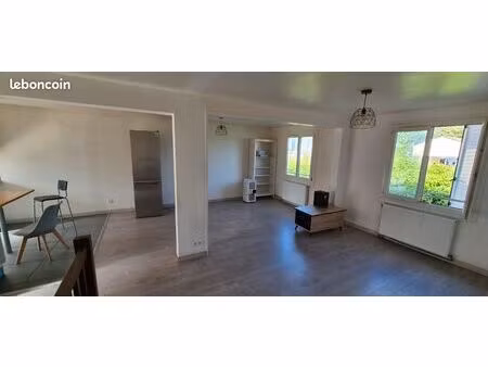 maison mitoyenne d’un côté briey 90 m2 3 chambres jardin terrasse