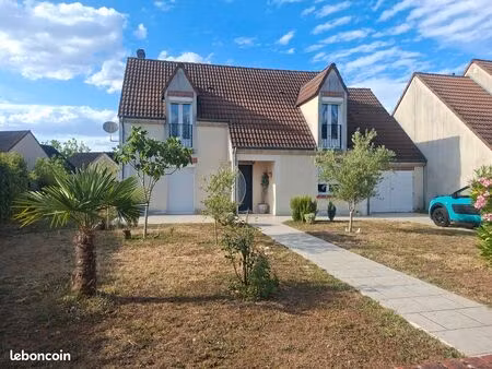 grande maison sur grand terrain proche bourg