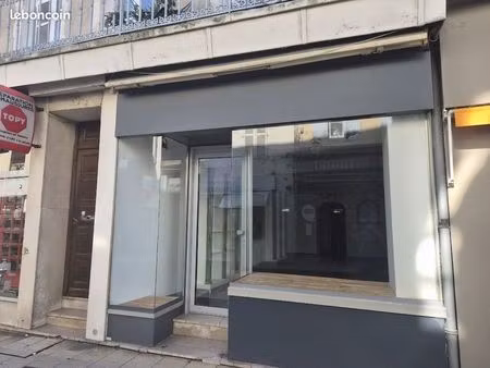 local commercial 42 m² montargis