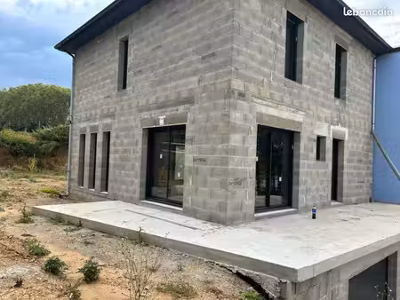villa t5 130m2 à finir