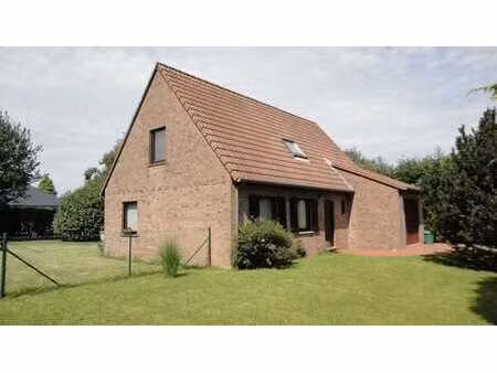villa de style classique dans un quartier calme
