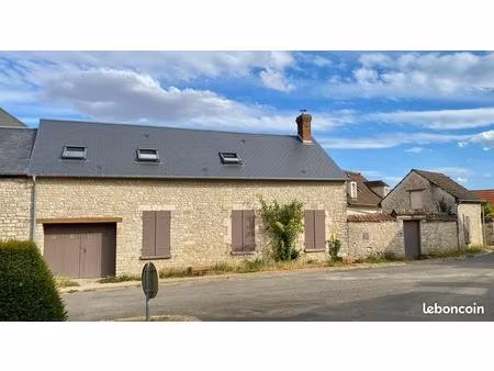 maison à louer à yevre la ville