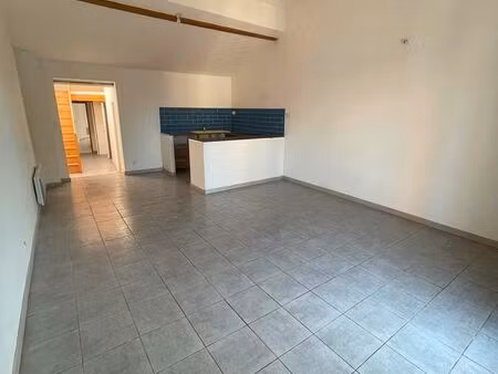 à louer – appartement t3 rénové de 63 m² – centre de ganges