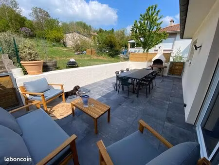appartement f3 avec terrasse  jardin  garage et stationnements