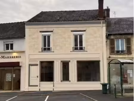 ◊ emplacement n°1 – local commercial de 100 m² avec grande vitrine – centre-ville de saint