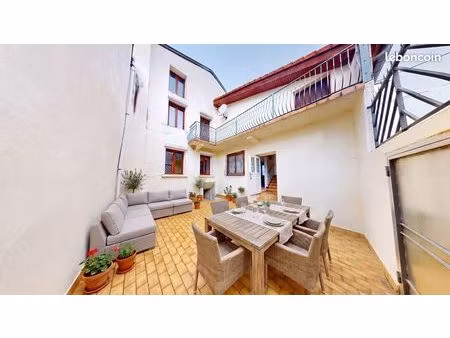 maison 5 pièces 156 m²