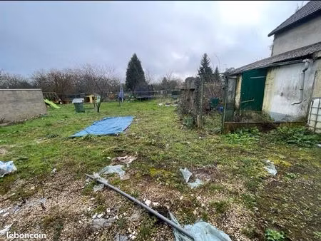 terrain rare – 470 m² – façade idéale de 17 m – en bord de rue