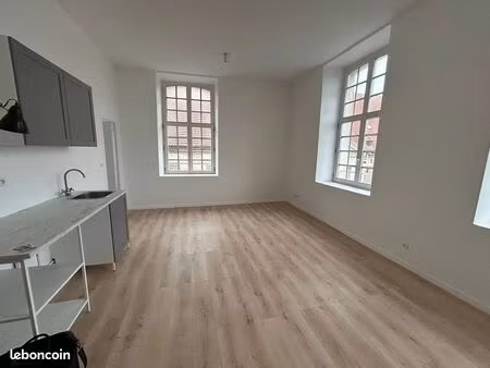 studio 1 pièce 30 m²