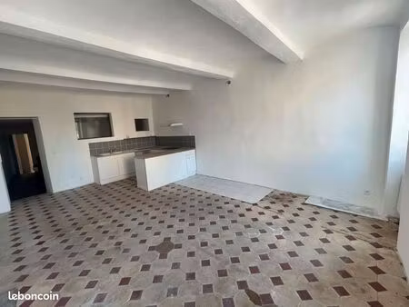 à louer – appartement t2 rénové de 58 m² – centre de ganges