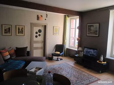 logement de 60 m2 sur la place de longny au perche