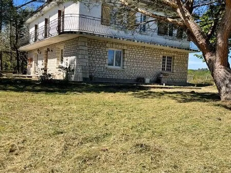 grande maison avec 6 chambres