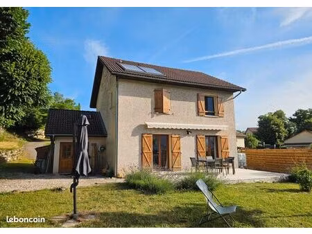 maison familiale t5 de 114 m² avec grand terrain  vue dégagée et environnement calme
