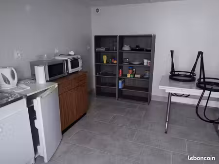 petit studio indépendant  entièrement meublé et bien équipé