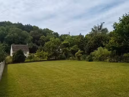 terrain constructible de 660 m² – cadre paisible  libre de constructeur