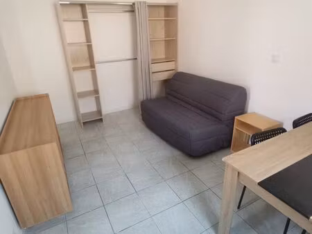 studio équipé à neuf + cours