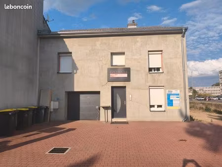 petite résidence de 3 appartements