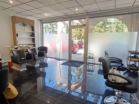 à vendre – droit au bail local commercial coiffure esthétique