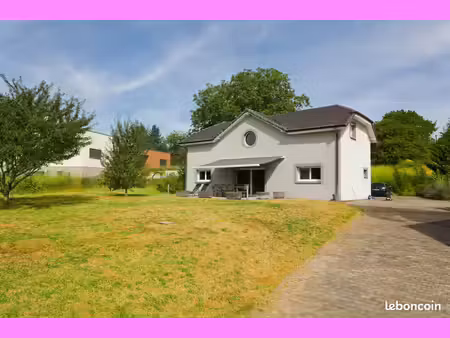 maison familiale 180 m² - dpe b - terrain 1035 m² - garage double