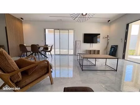 maison neuve piscine 4 chambres a
