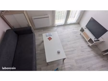 location studio meublé