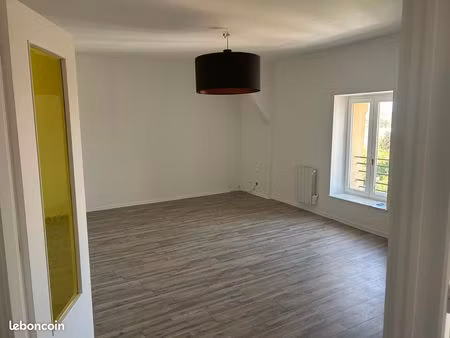 loue grand f2 55m² a jarny 580 cc