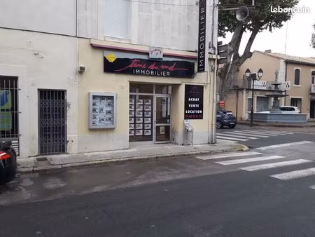 location local commercial