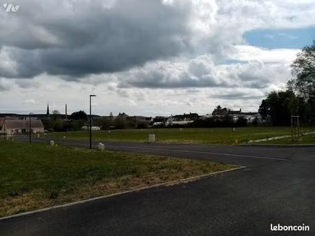 terrain 666 m² la rouge