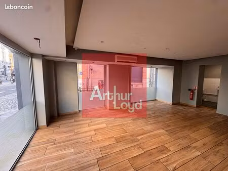 local commercial 131 m² agen