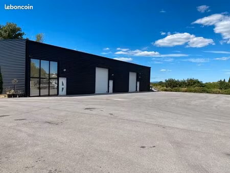 entrepôt commercial et industriel 800m2 + parking et accès direct