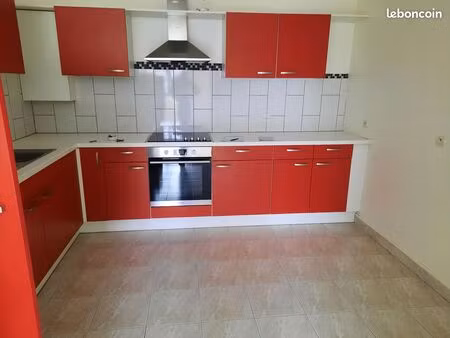 très beau f2 à louer